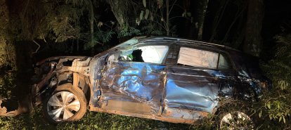 Carro é encontrado fora da pista na BR-282, no Oeste