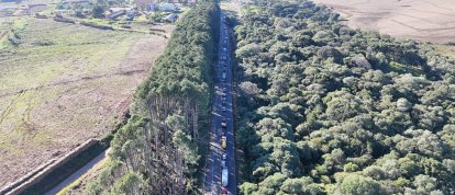 VÍDEO: Motoristas que passam pela BR-282, em Faxinal dos Guedes, devem redobrar a atenção no trevo próximo à MBRF 