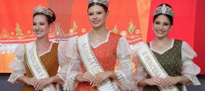 VÍDEO:&nbsp; Trajes das soberanas da ExpoFemi 2026 são apresentados em Xanxerê