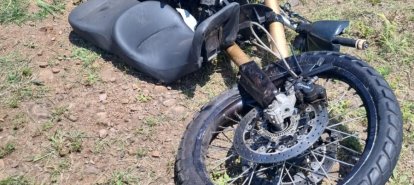 Idoso fica gravemente ferido após colisão entre moto e caminhão na SC-163, no Oeste