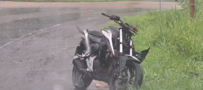 Queda de motocicleta deixa dois adolescentes gravemente feridos na SC-163, no Extremo-Oeste
