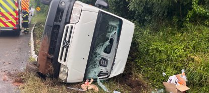 Acidente de trânsito é registrado na BR-153 após veículo aquaplanar durante chuva