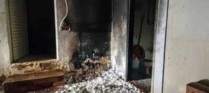 Incêndio com produtos químicos atinge edificação da Casan em Xaxim