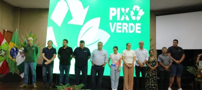 Chapecó lança projeto Pix Verde que troca recicláveis por dinheiro e alimentos