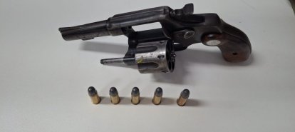Homem é preso por posse irregular de armas de fogo durante operação policial em Xaxim