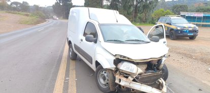 Colisão entre carros é registrada na BR-282 em Ponte Serrada