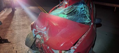 Motorista fica ferido após colisão contra carreta parada em São Lourenço do Oeste