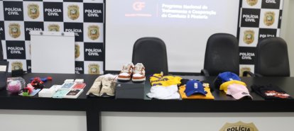Operação apreende produtos eletrônicos falsificados em estabelecimentos de Chapecó