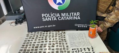 Adolescente que utilizava casa abandonada para esconder entorpecentes é apreendido por tráfico de drogas em Chapecó