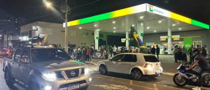 VÍDEO: Ruas ficam movimentadas durante reta final da apuração das Eleições 2026 em Xanxerê