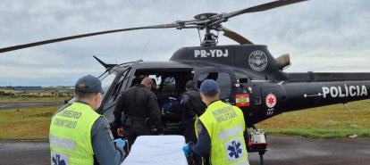 Jovem de 23 anos fica ferido após ser atingido por árvore durante trabalho em Faxinal dos Guedes