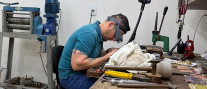 VÍDEO: Por trás da vitrine, existe um trabalho que exige técnica e atenção aos detalhes!