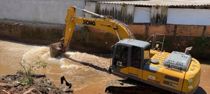 Limpeza do Rio Xanxerê é retomada na área central da cidade