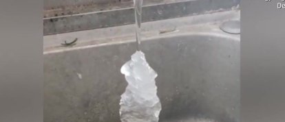 VÍDEO: frio extremo faz água congelar ao sair da torneira em Urupema