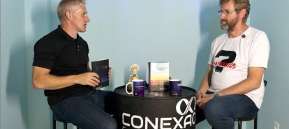 VÍDEO: mistérios e reflexões marcam entrevista com escritor em Chapecó