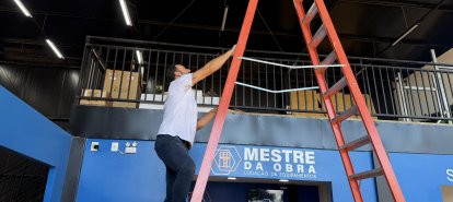 VÍDEO: escadas para locação com segurança e praticidade