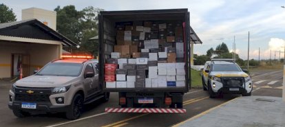 Caminhão com mais de 2 mil garrafas de vinho contrabandeado é apreendido em Santa Catarina
