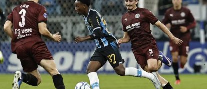 Grêmio empata na Arena, Flamengo goleia e Santos avança na Sul-Americana
