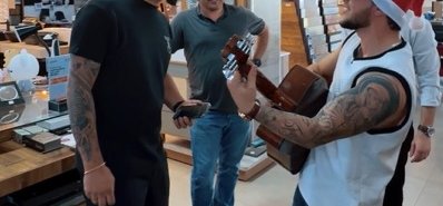 VÍDEO: “Show natalino” surpresa com Canal Ideal e a dupla Léo e Gian