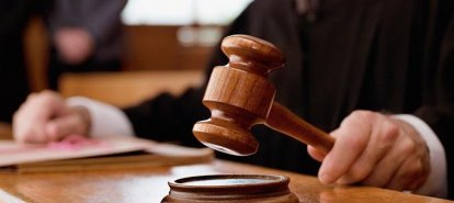 Estado de SC é condenado a indenizar mulher levada na mesma viatura que o agressor