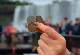 VÍDEO: Mais de 300 quilos de moedas são retirados das Cataratas do Iguaçu